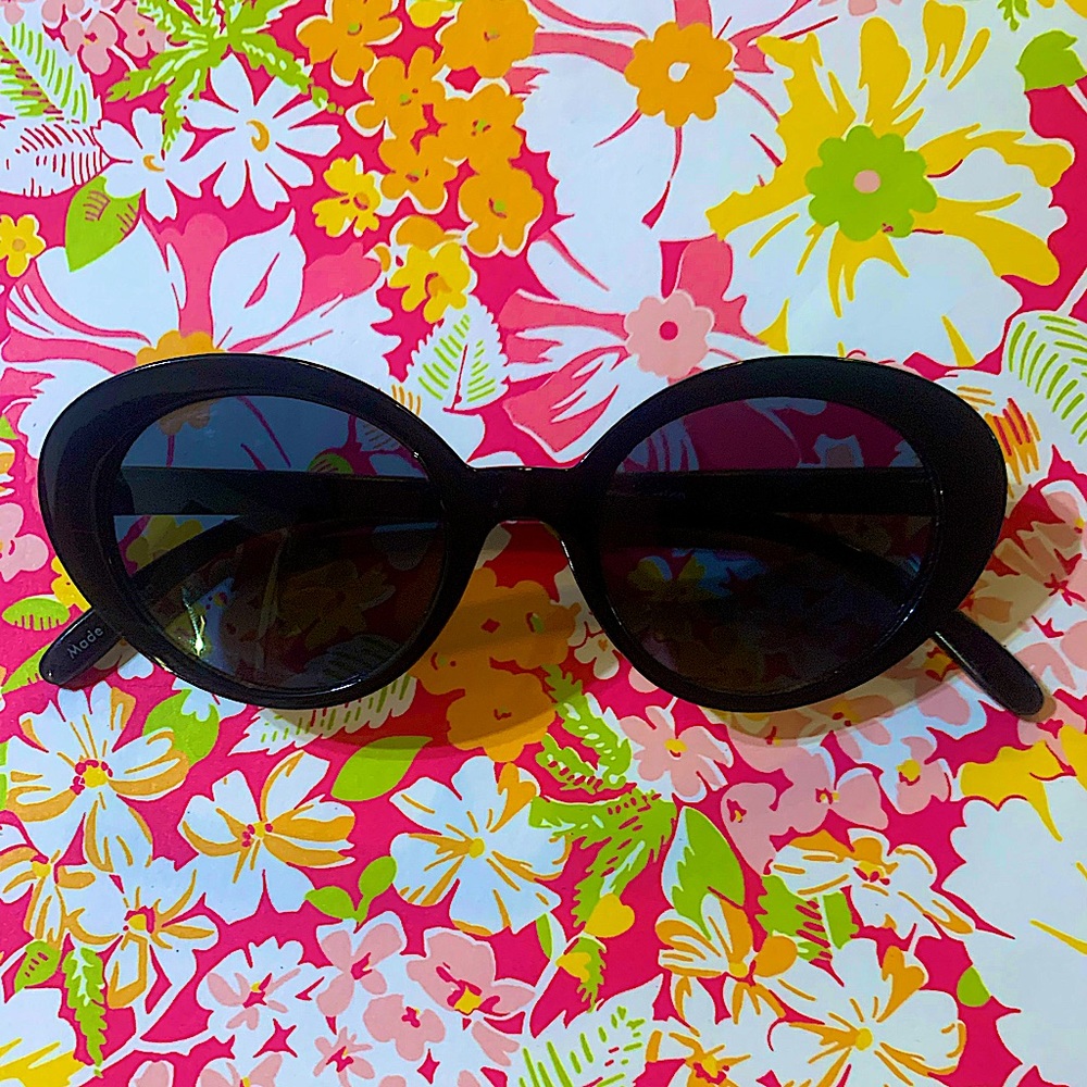 Glamorous Old Hollywood Sunglasses *Black*